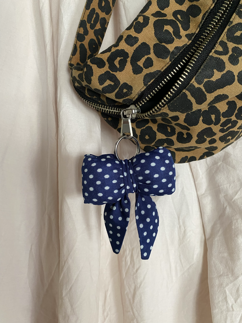 Le noeud - pois bleus 2